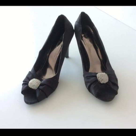 #52~Beautiful heel shoes - Picture 2 of 4